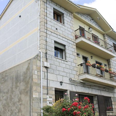 Apartamentos Monasterio San Martín de Castañeda Екстериор снимка