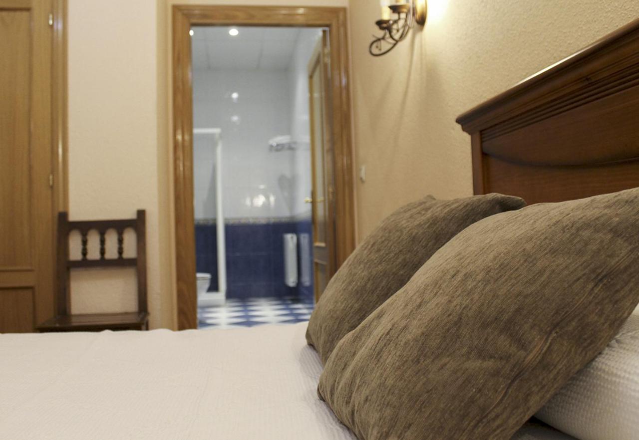 Apartamentos Monasterio San Martín de Castañeda Екстериор снимка