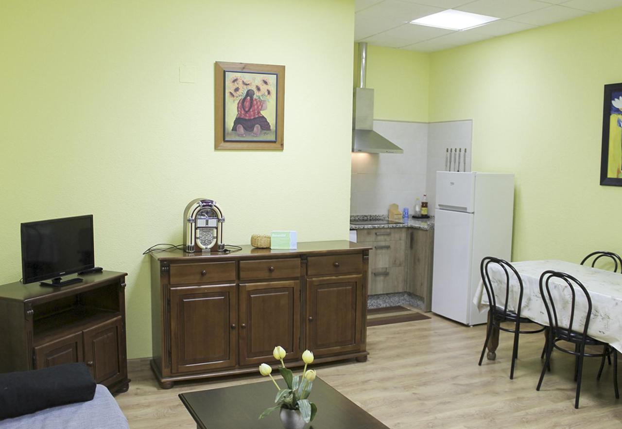 Apartamentos Monasterio San Martín de Castañeda Екстериор снимка
