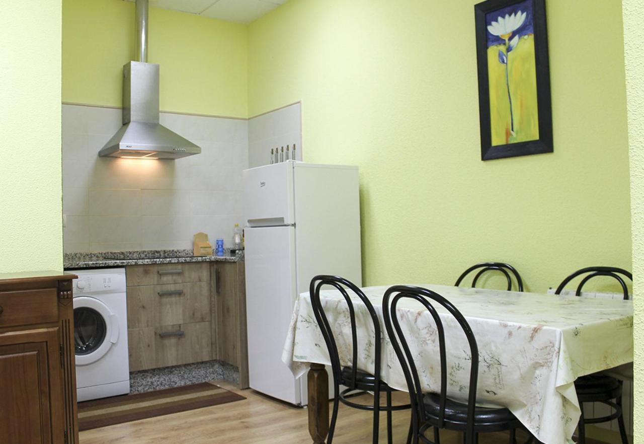 Apartamentos Monasterio San Martín de Castañeda Екстериор снимка