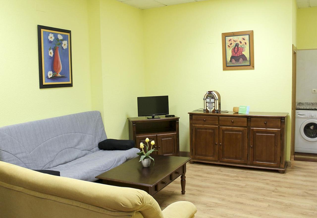 Apartamentos Monasterio San Martín de Castañeda Екстериор снимка