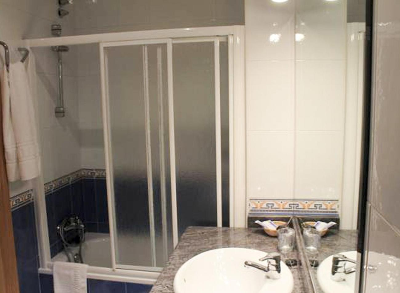 Apartamentos Monasterio San Martín de Castañeda Екстериор снимка