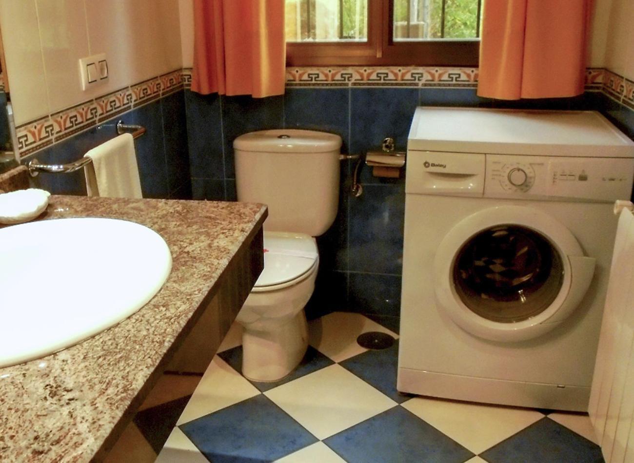 Apartamentos Monasterio San Martín de Castañeda Екстериор снимка