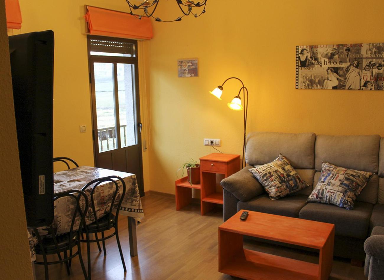 Apartamentos Monasterio San Martín de Castañeda Екстериор снимка
