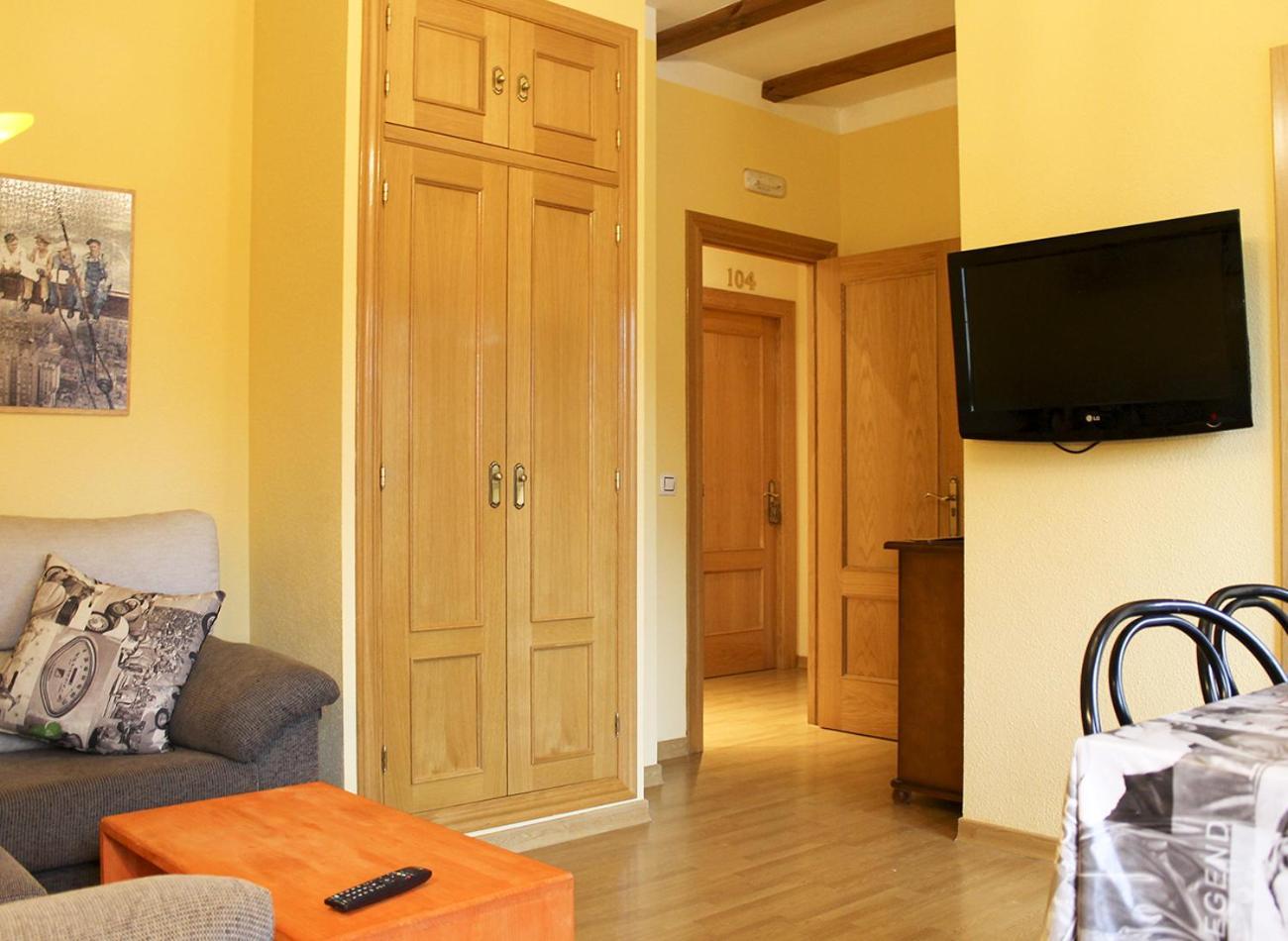 Apartamentos Monasterio San Martín de Castañeda Екстериор снимка