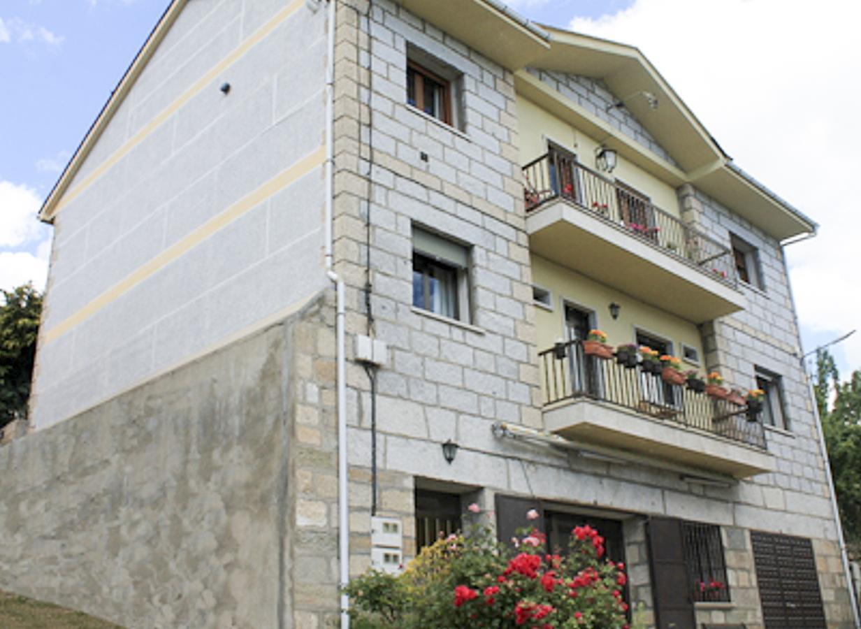 Apartamentos Monasterio San Martín de Castañeda Екстериор снимка